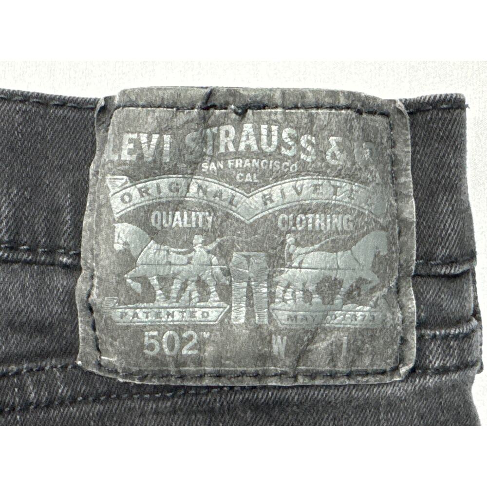Levi's 502 Men's Tapered Leg Faded Black Denim Jeans - Size 48x30 (48x27.5) - Picture 3 of 6